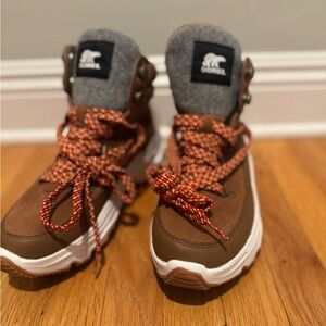 Sorel Brown Winter Boots with Red Laces